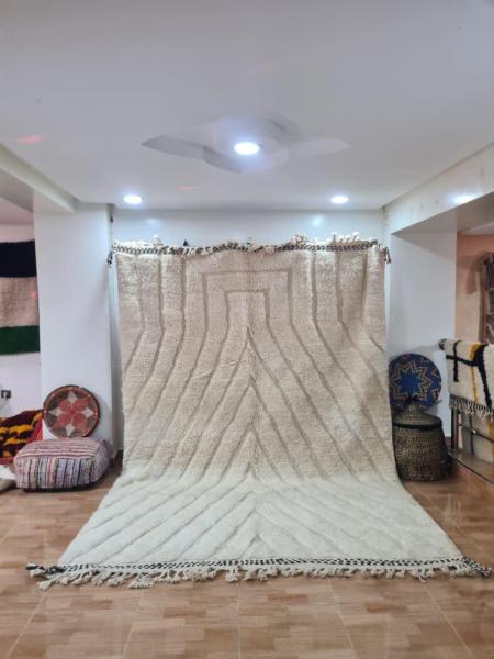 White Nisram Marokkaans handgemaakt tapijt